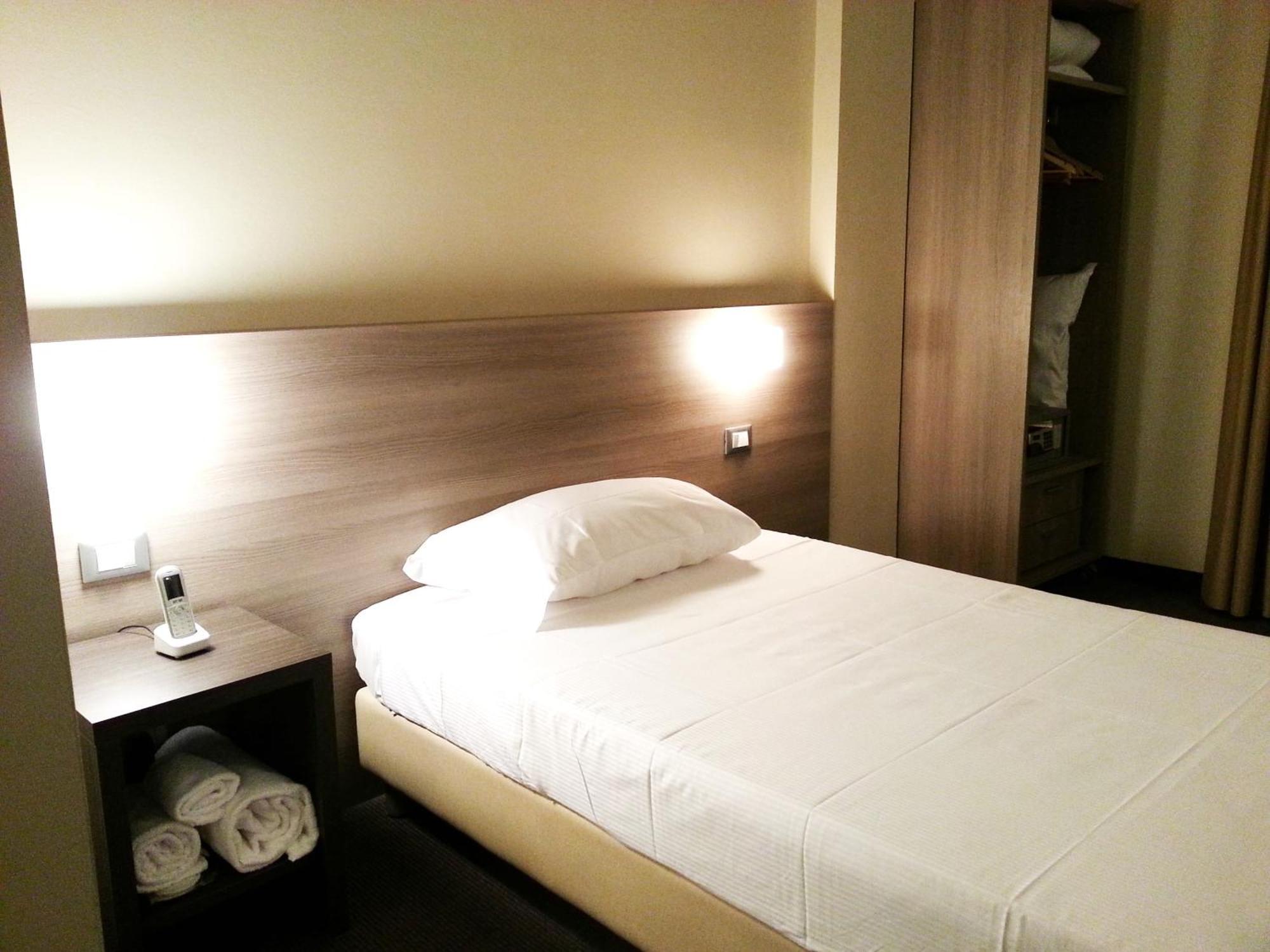 Hll Hotel Lungolago Lecco-Como Lake Экстерьер фото