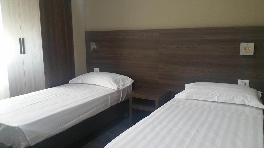 Hll Hotel Lungolago Lecco-Como Lake Экстерьер фото