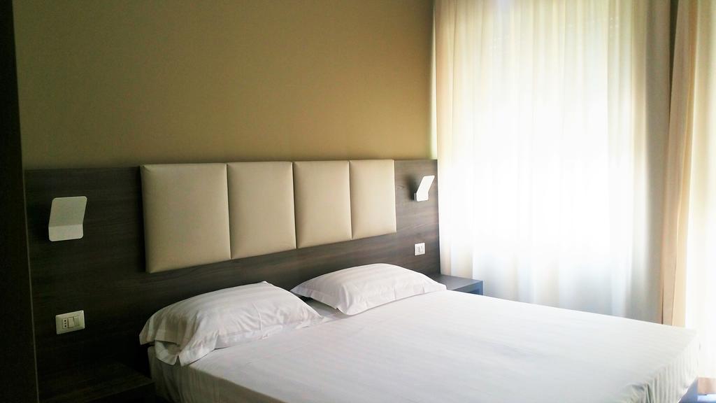 Hll Hotel Lungolago Lecco-Como Lake Экстерьер фото