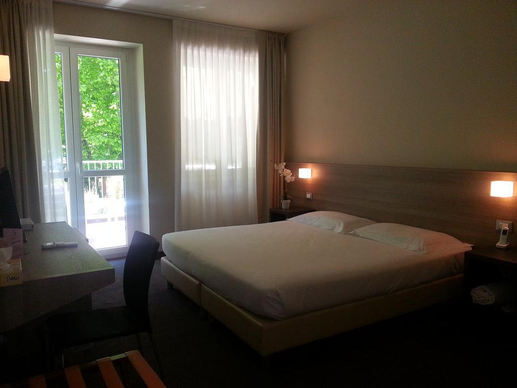 Hll Hotel Lungolago Lecco-Como Lake Экстерьер фото