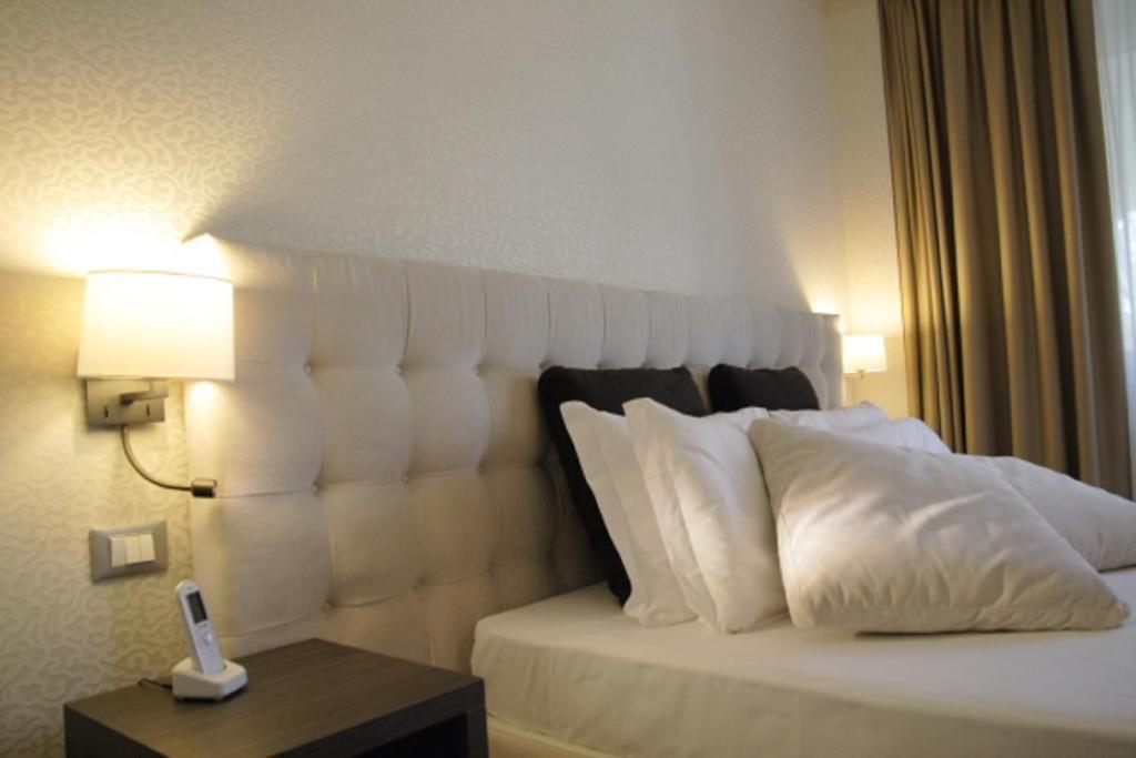 Hll Hotel Lungolago Lecco-Como Lake Экстерьер фото