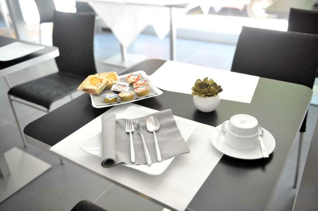 Hll Hotel Lungolago Lecco-Como Lake Экстерьер фото